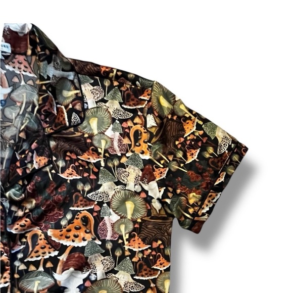 EARTHBOUND Mushroom Print Silky Pajama Set - Picture 3 of 8